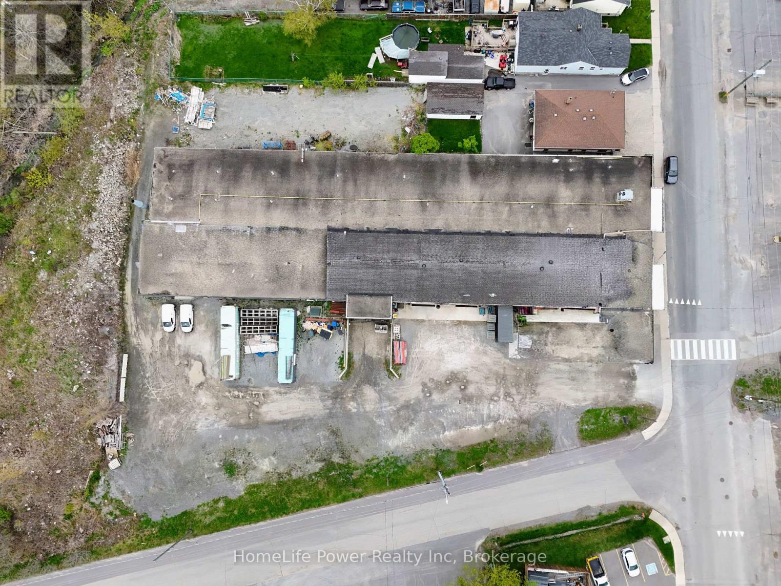 12 - 141 HICKSON AVENUE