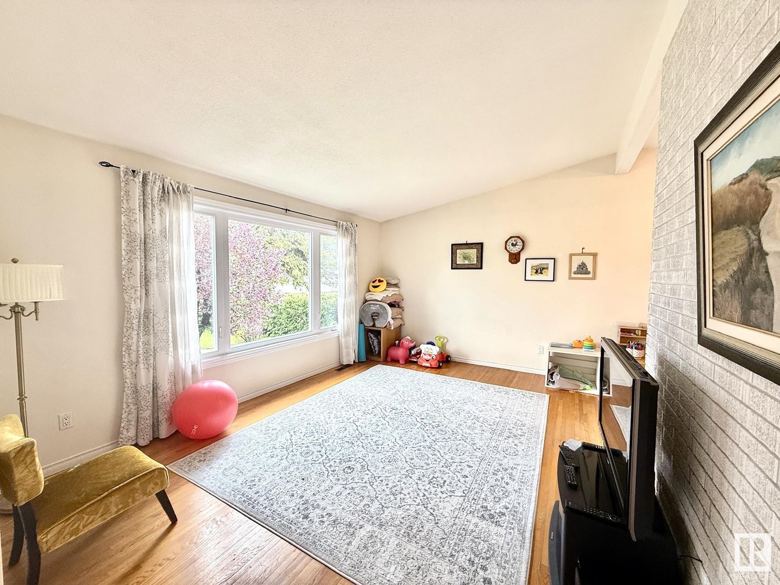 16111 80 AV NW