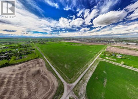 402 Avenue E Rural Foothills County AB T1V2E0