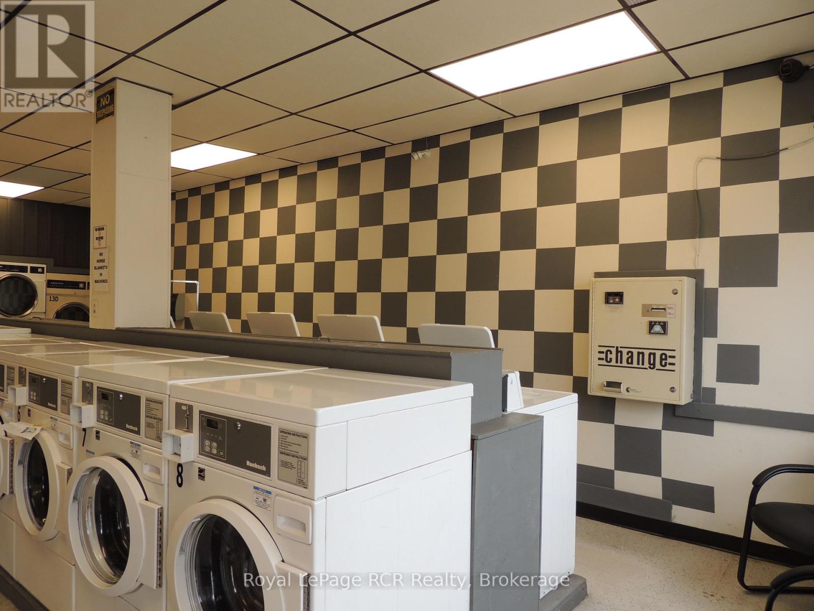 203 GARAFRAXA STREET S