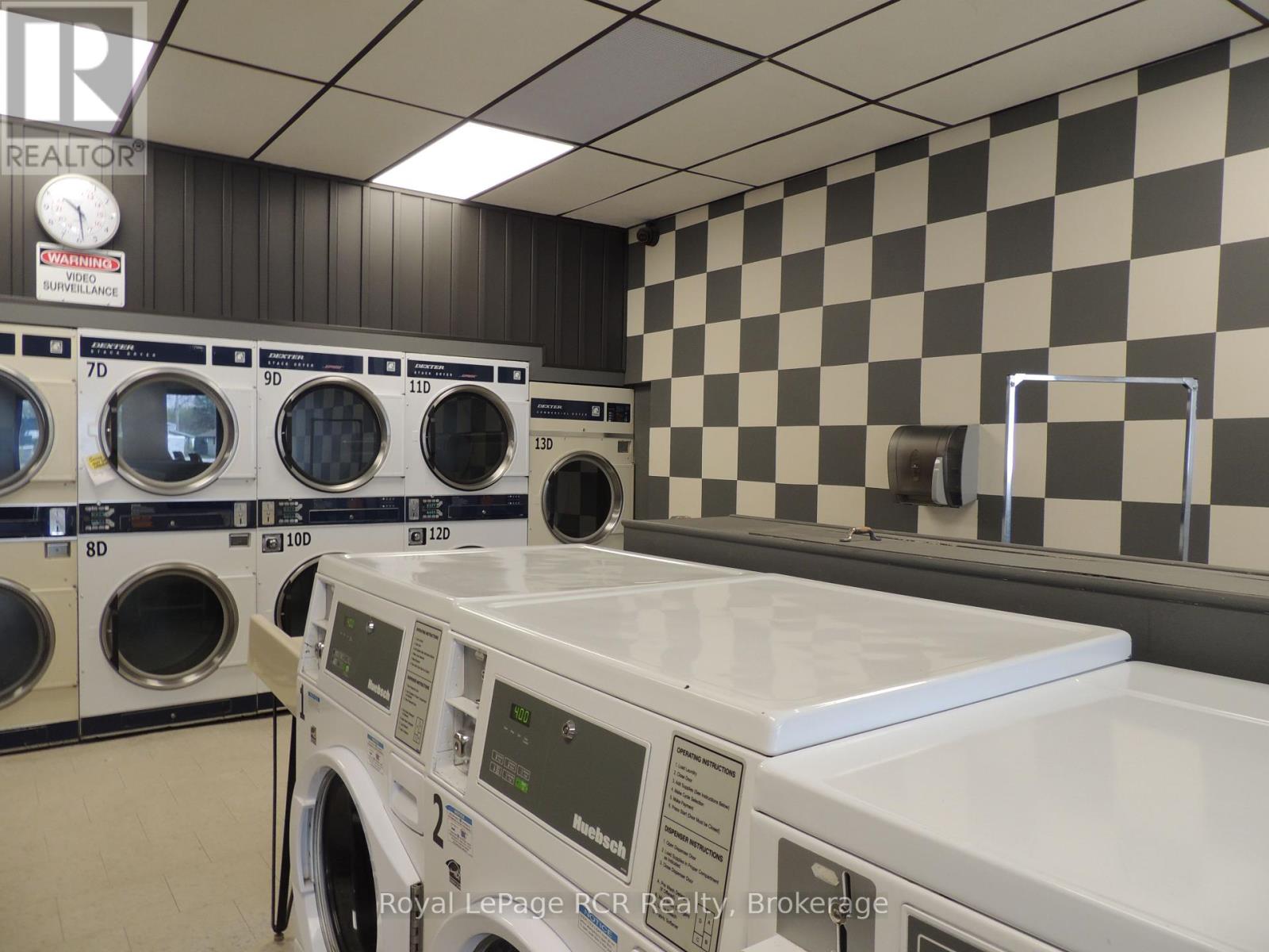 203 GARAFRAXA STREET S