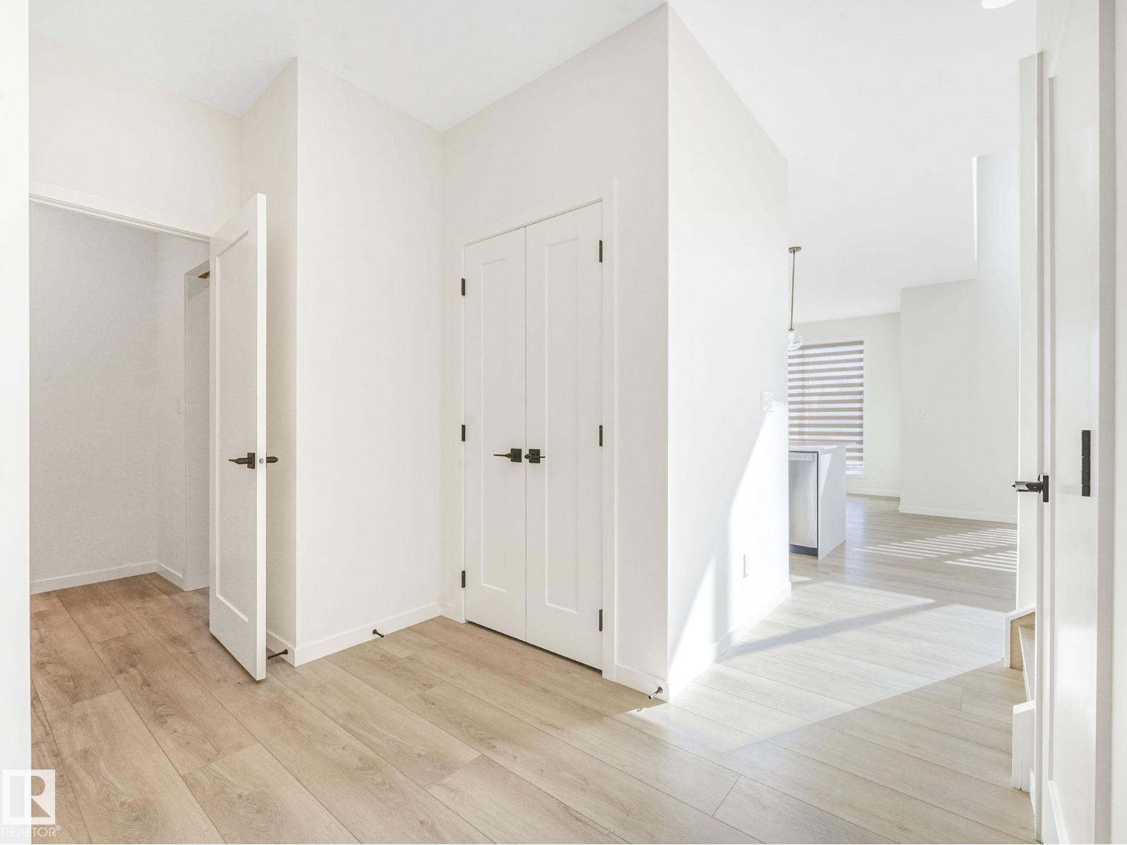 2211 158 ST SW