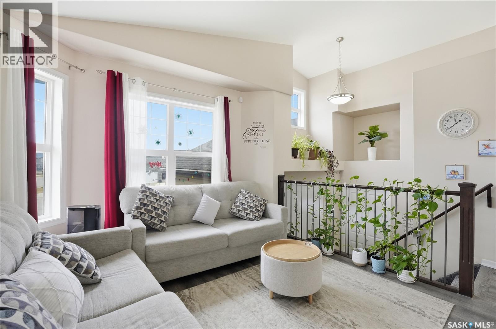 102 Whalley CRESCENT