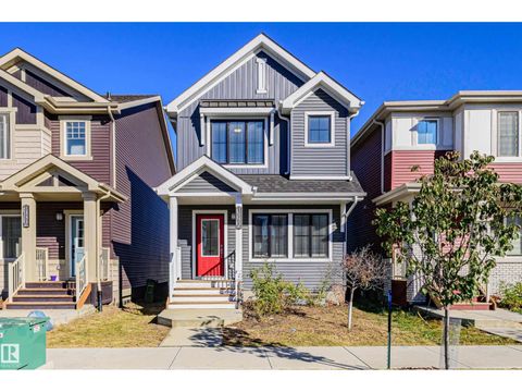 1543 Plum CI SW Edmonton AB T6X2Z7