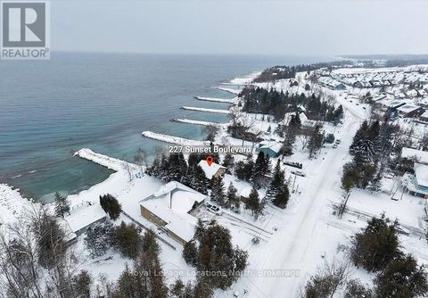 227 SUNSET BOULEVARD Blue Mountains ON N0H2P0