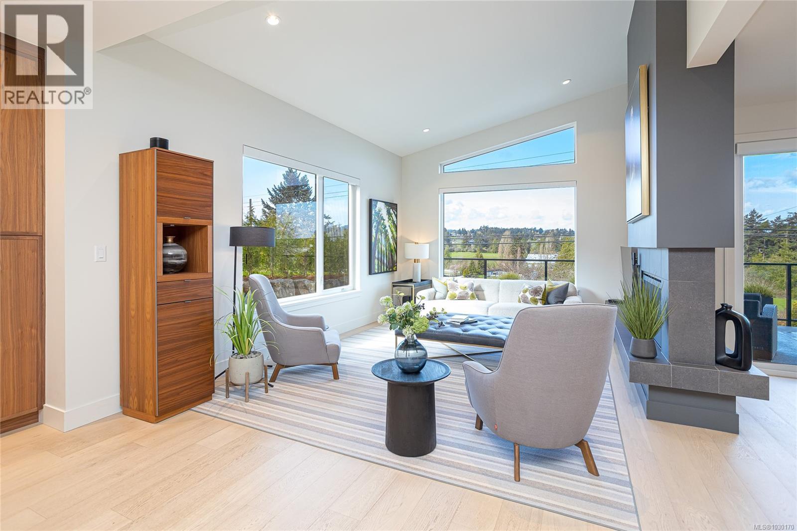 6575 Central Saanich Rd