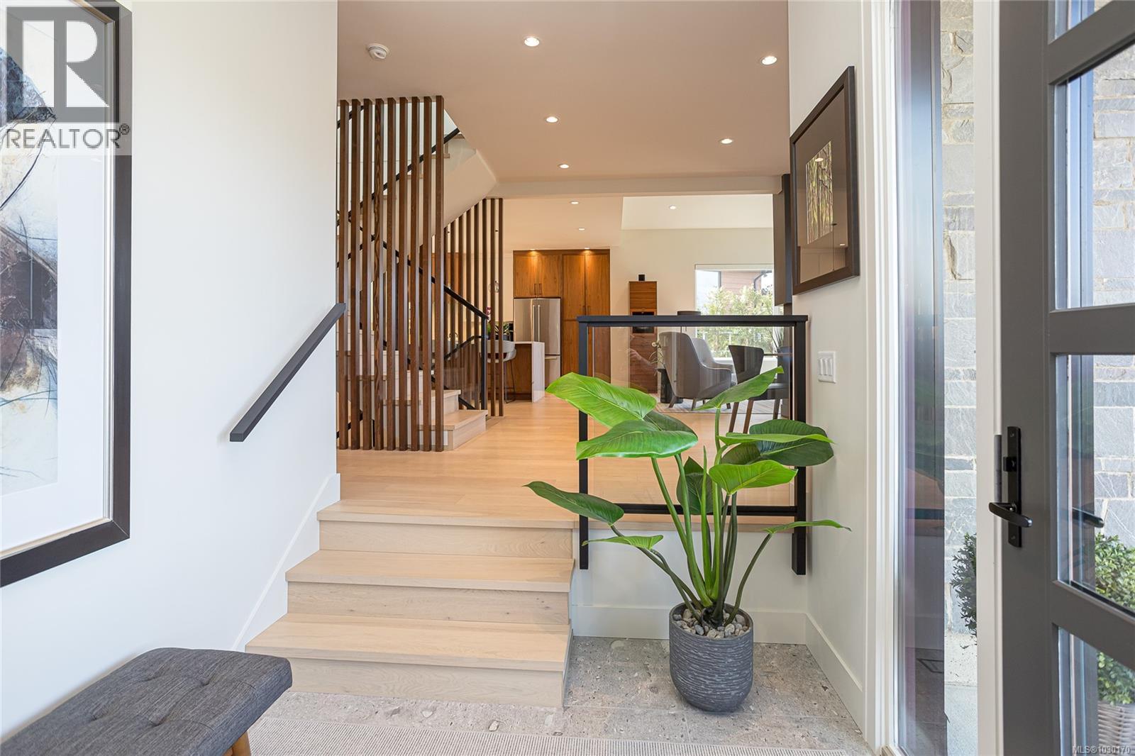 6575 Central Saanich Rd