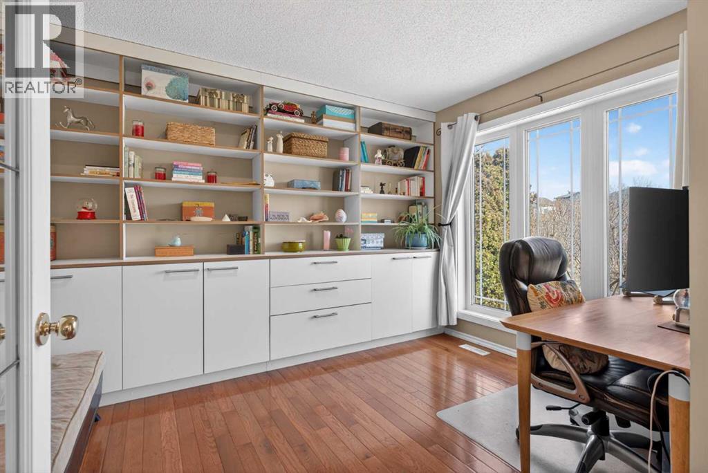 97 Tuscany Valley View NW