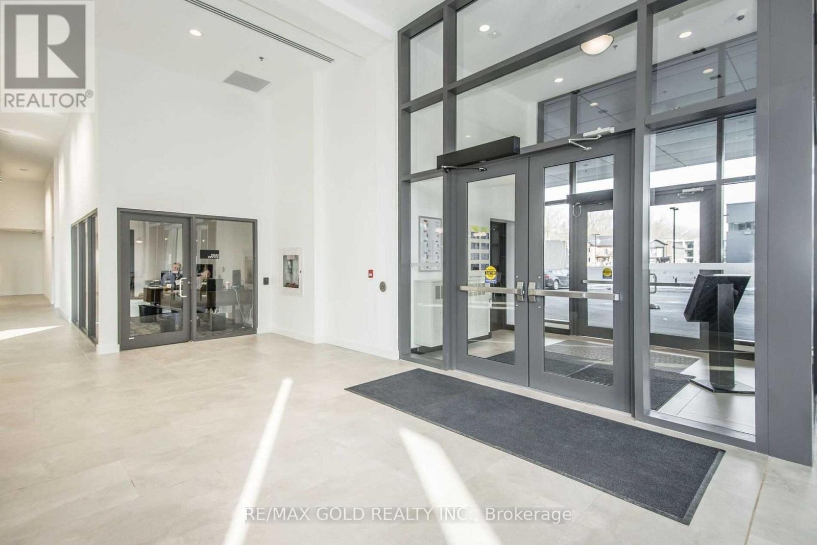 1612 - 15 GLEBE STREET