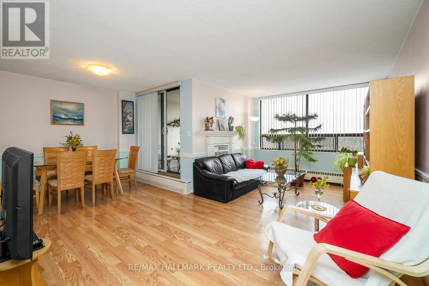 801 - 2542 ARGYLE ROAD
