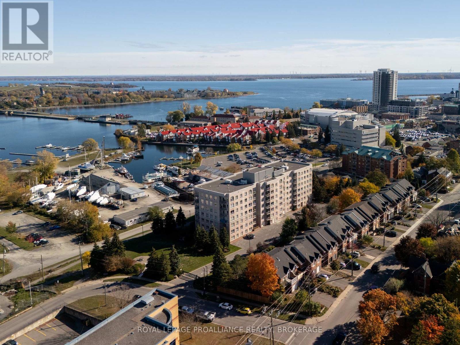 205 - 350 WELLINGTON STREET