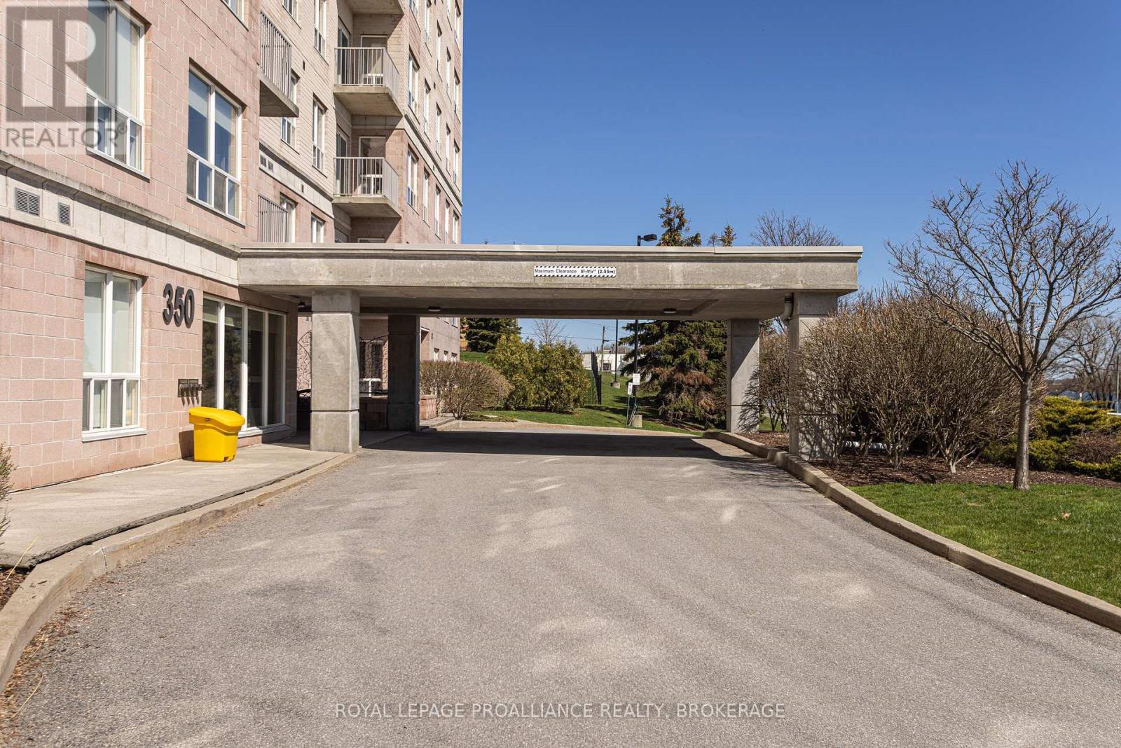 205 - 350 WELLINGTON STREET