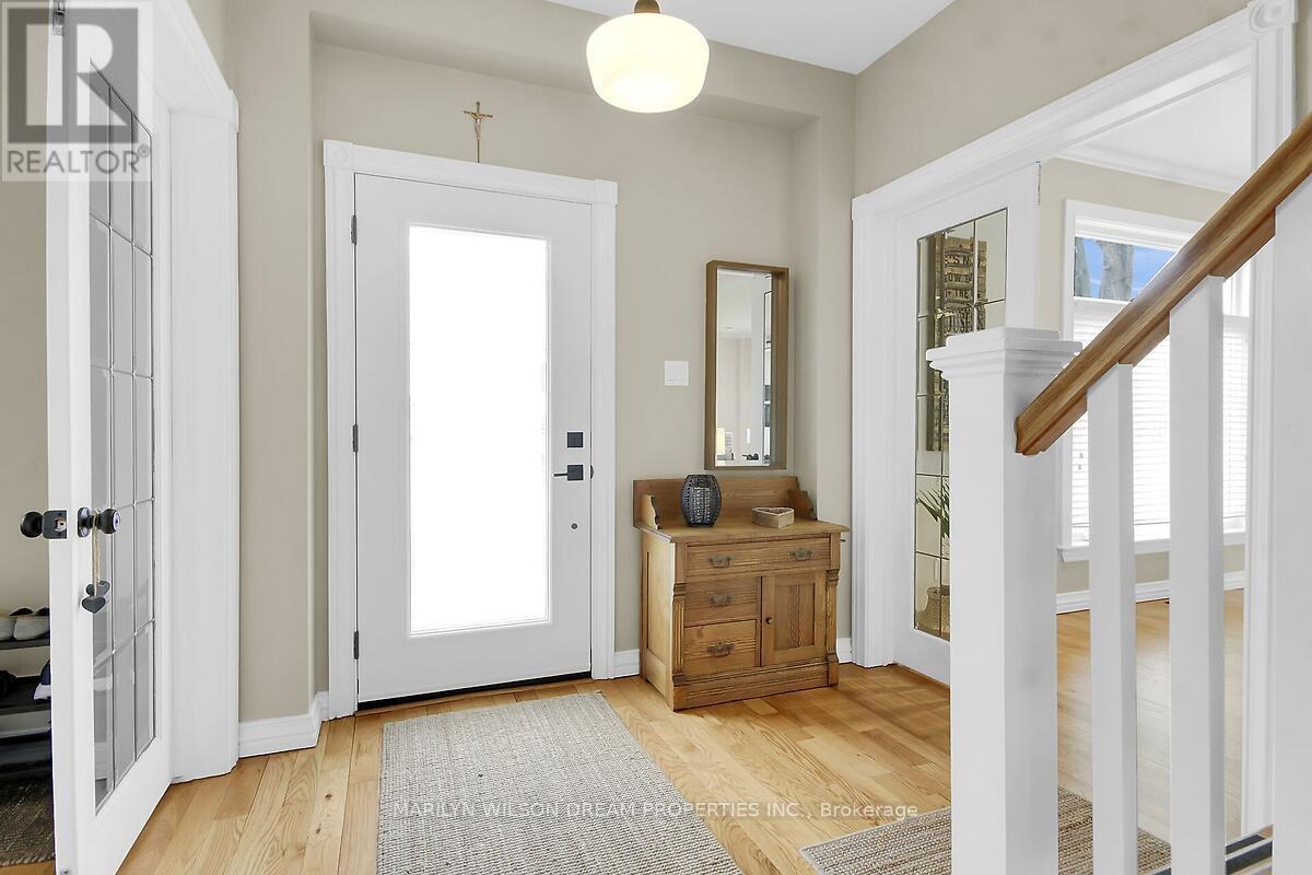 3276 BARLOW CRESCENT