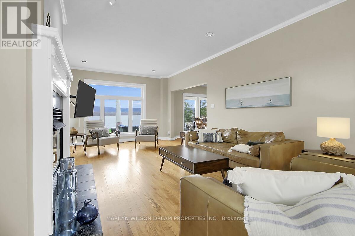 3276 BARLOW CRESCENT