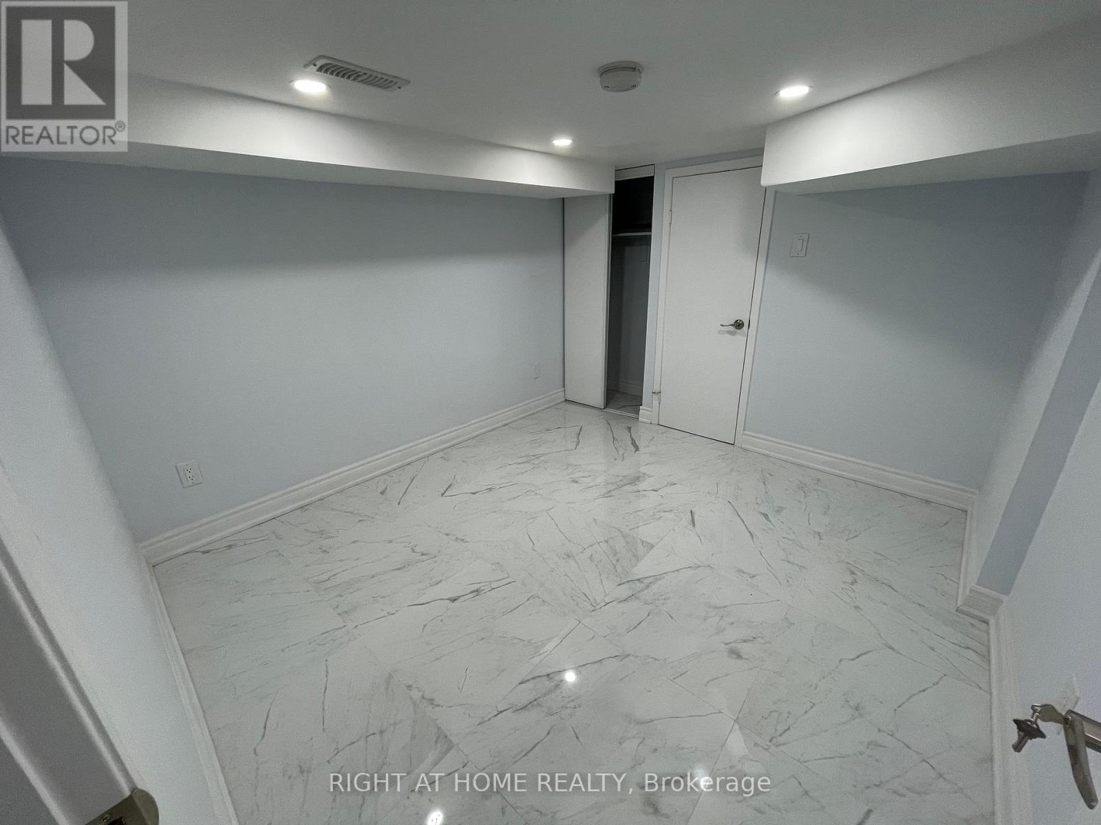 477 OSSINGTON AVENUE