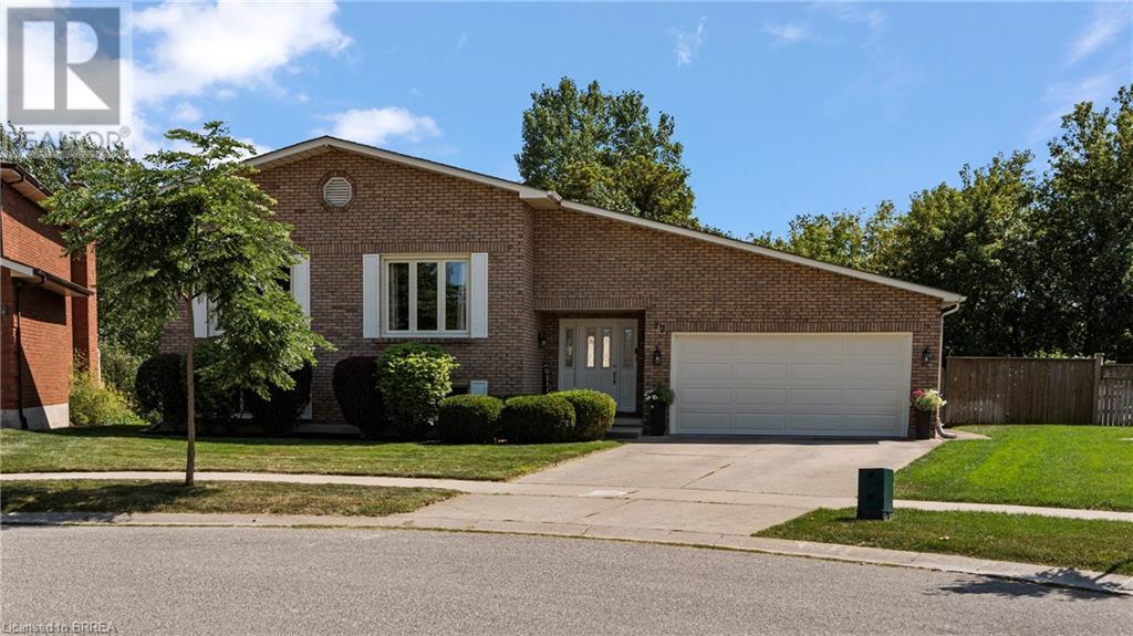 77 LUDLOW Crescent