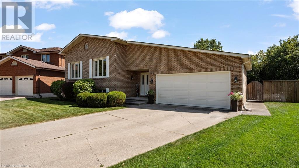 77 LUDLOW Crescent