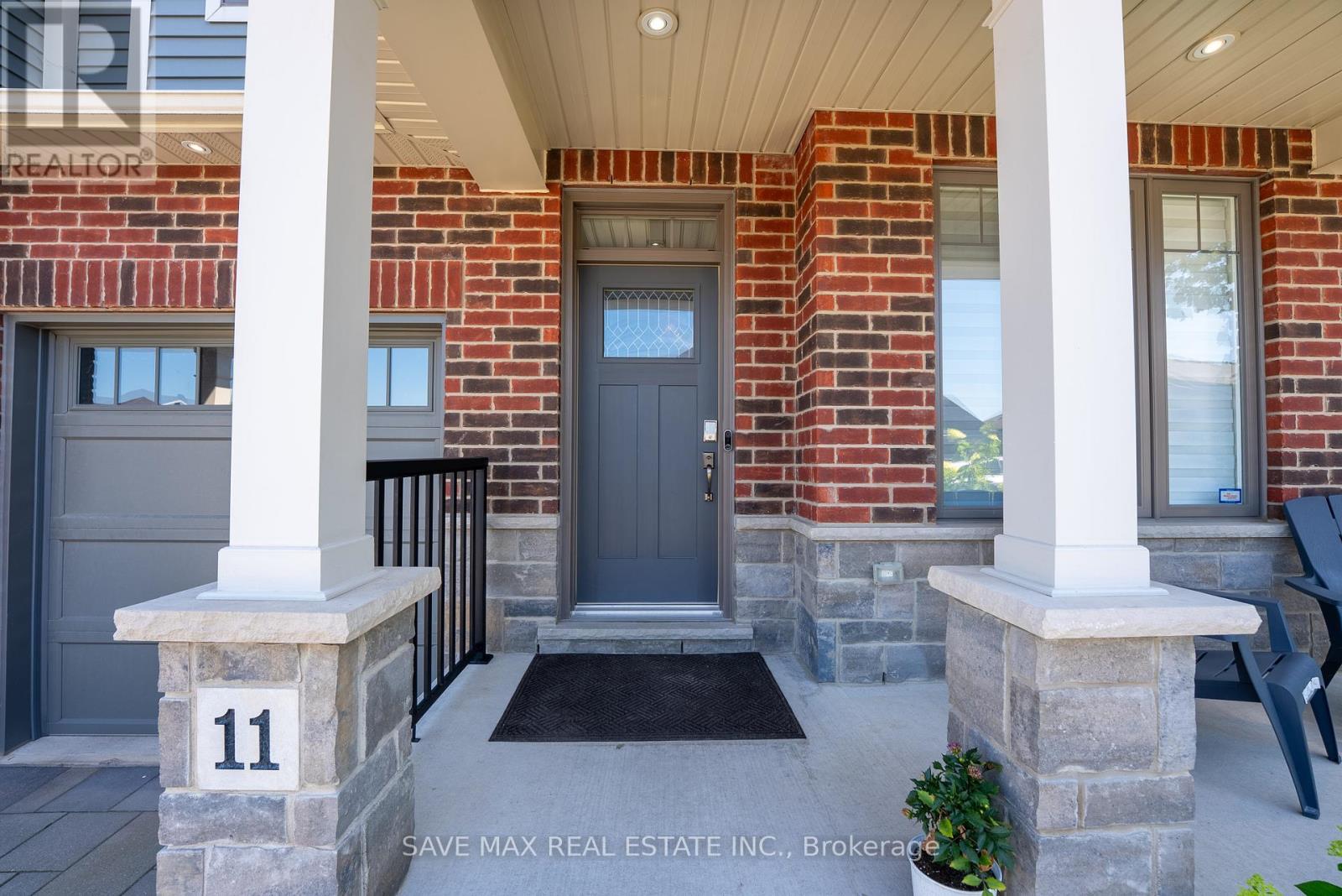 11 - 2848 KING STREET