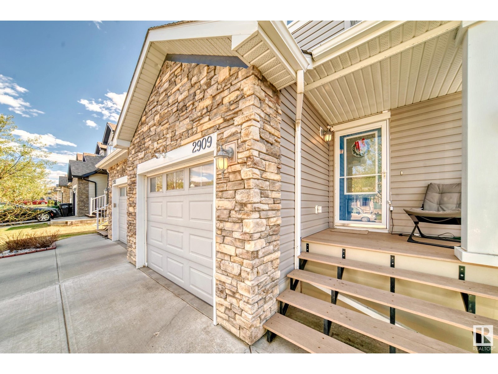 2909 18A AV NW