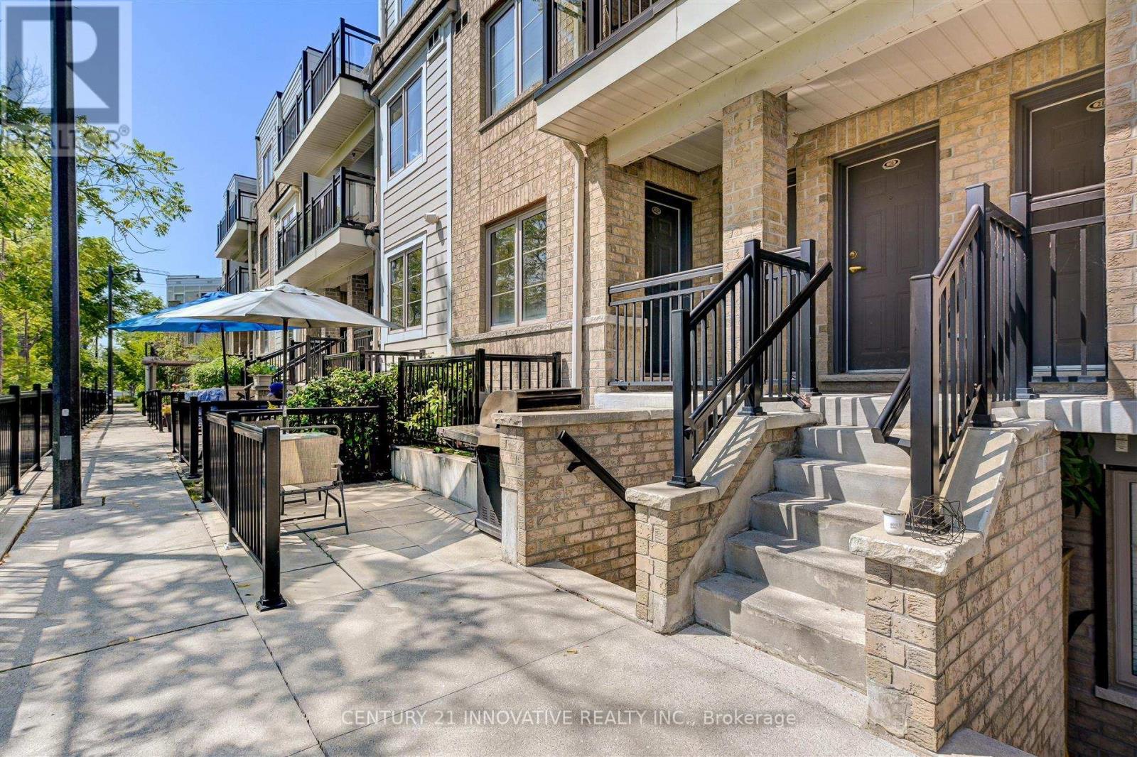 Photo 1 of 17 — 6063 Kingston Road 18, Toronto, ON M1C1K5