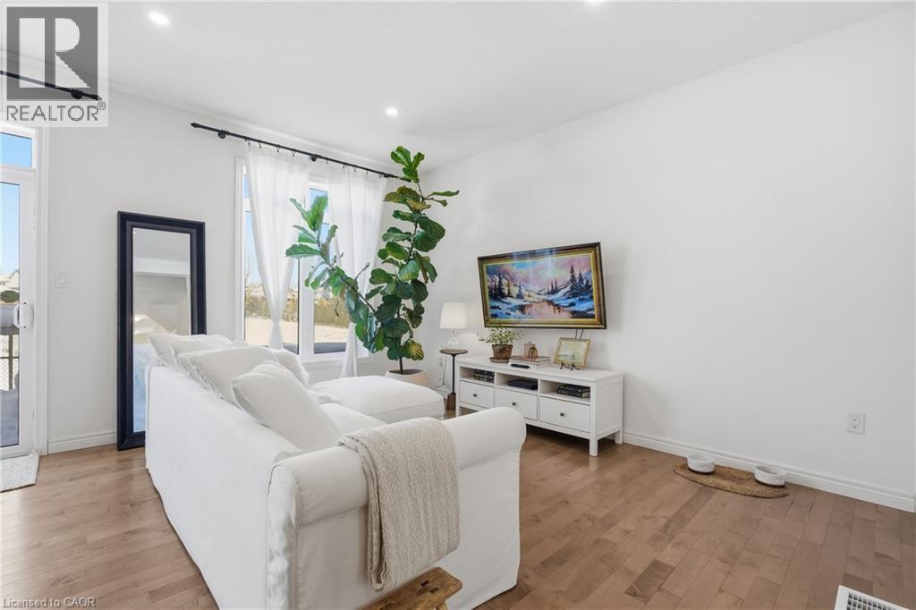 22 MARSHALL Drive Unit# 7