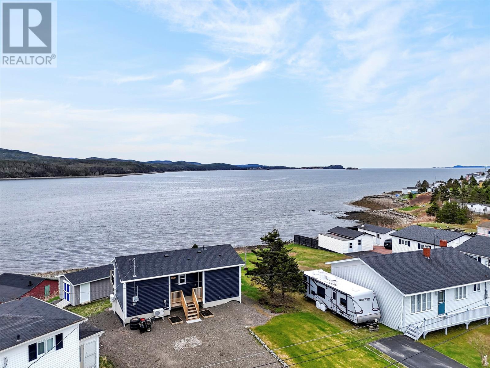 14 Tacks Beach Place