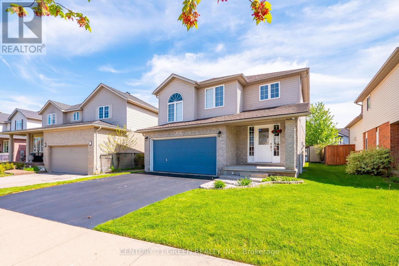 21 HAWKSWOOD DRIVE