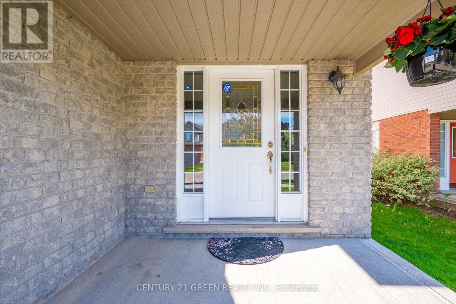 21 HAWKSWOOD DRIVE