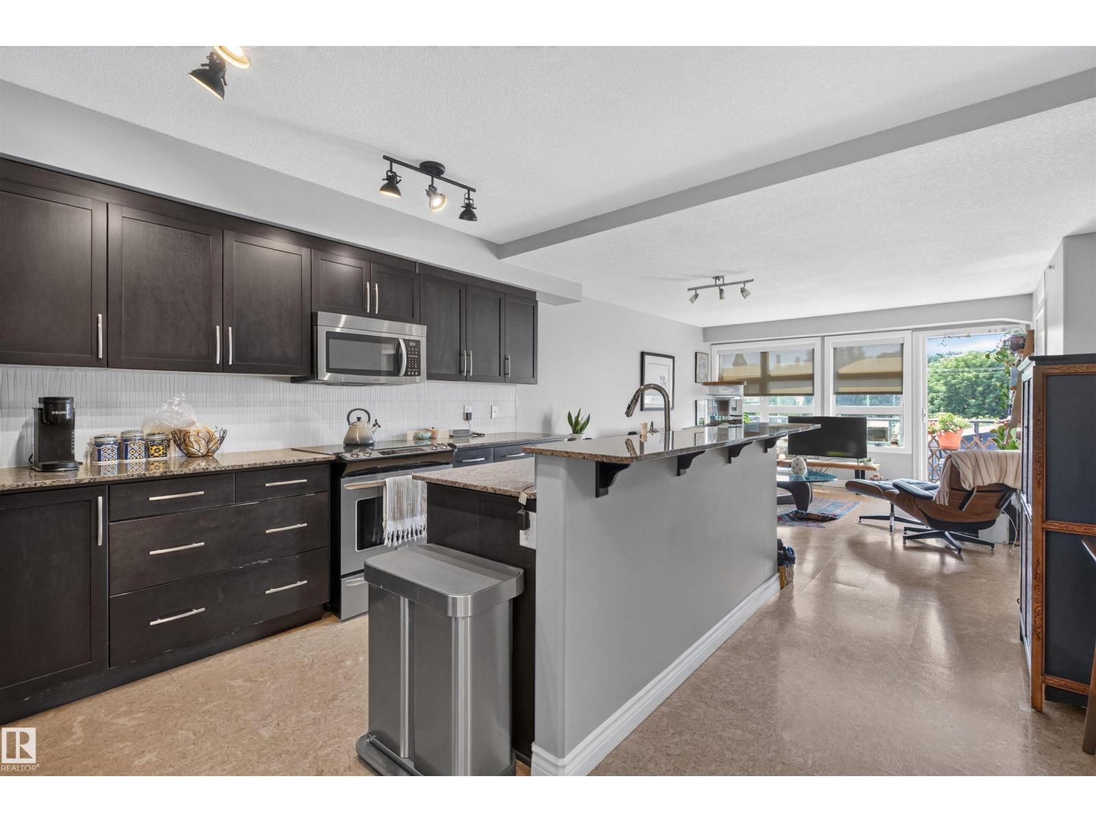 #301 9603 98 AV NW