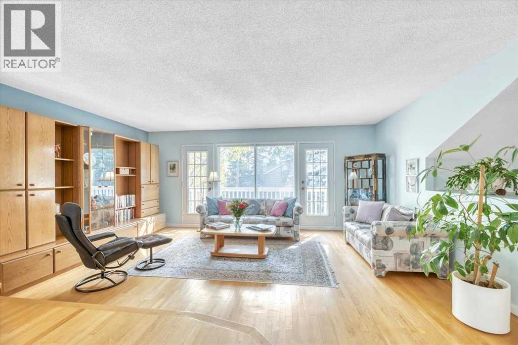 488 Strathcona Drive SW