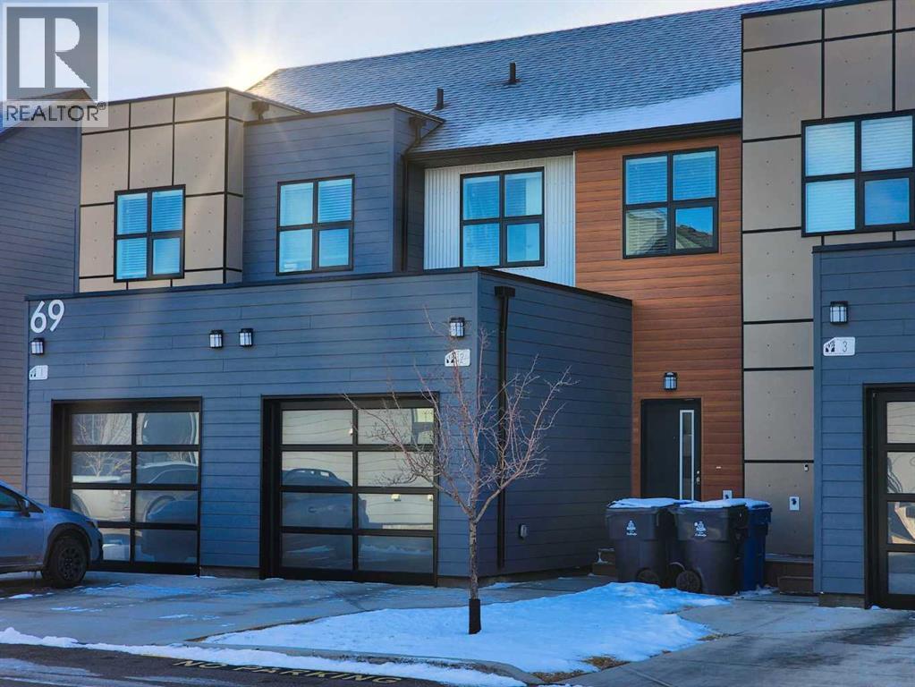 2, 69 Aquitania Circle W