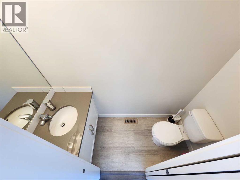 2, 69 Aquitania Circle W