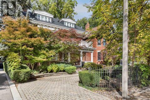 8 BINSCARTH ROAD Toronto (Rosedale-Moore Park) ON M4W1Y1