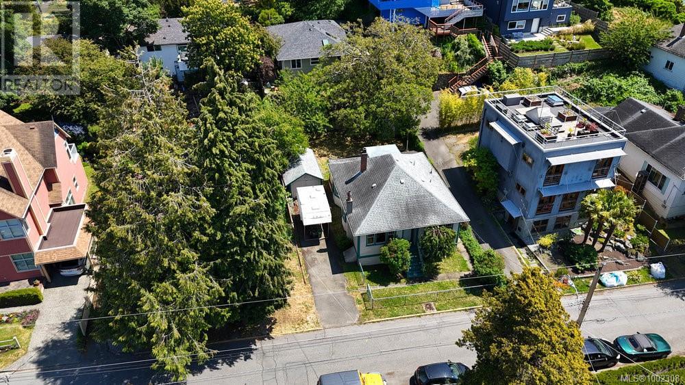 745 Front St