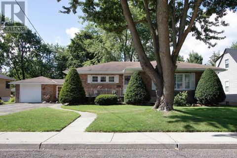 137 BRITANNIA STREET E Stratford ON N5A5Z3