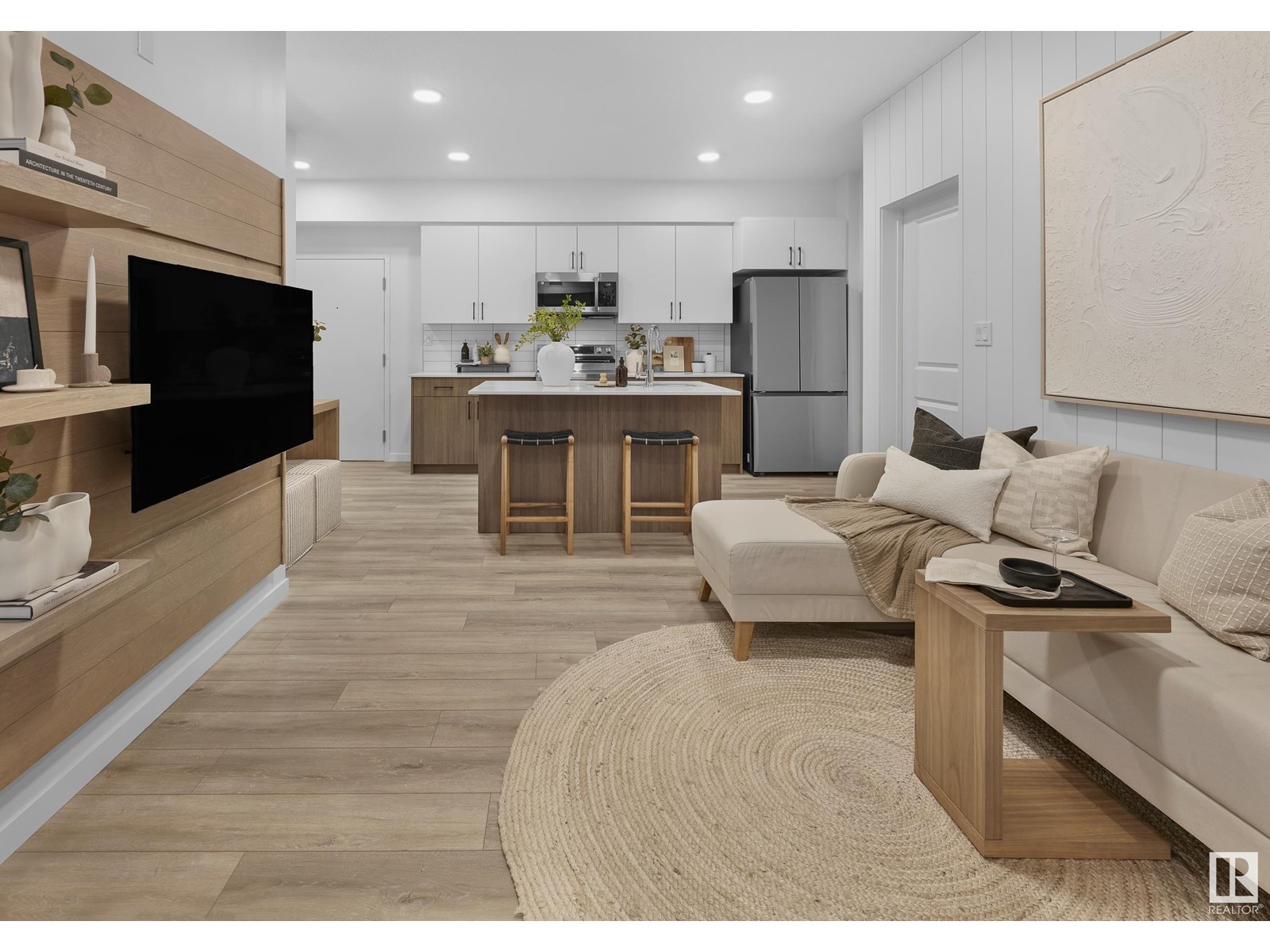 #104 3715 141 ST SW