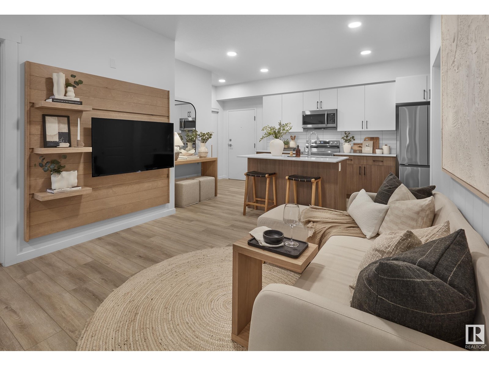 #104 3715 141 ST SW