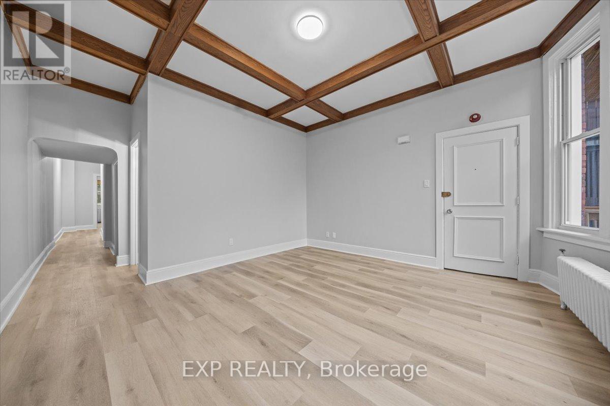 B - 486 GILMOUR STREET