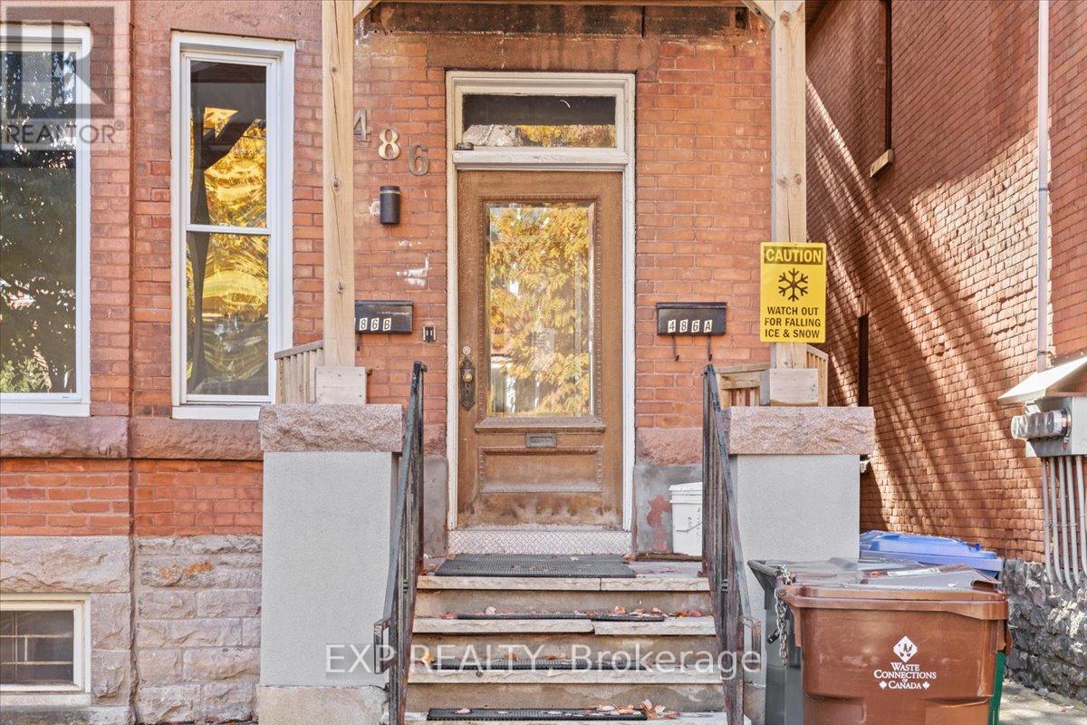 B - 486 GILMOUR STREET