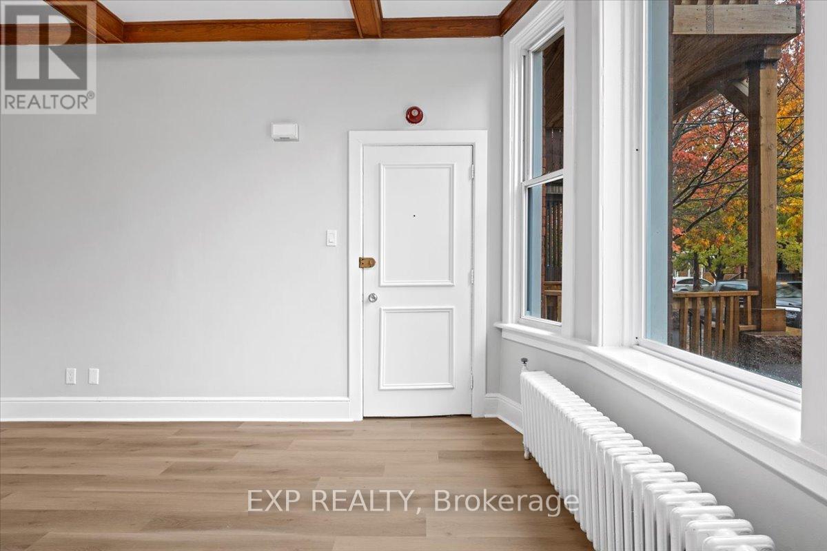 B - 486 GILMOUR STREET