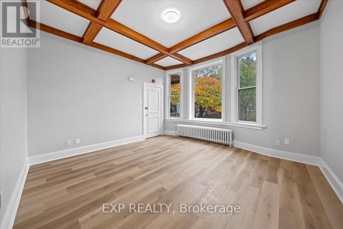 B - 486 GILMOUR STREET