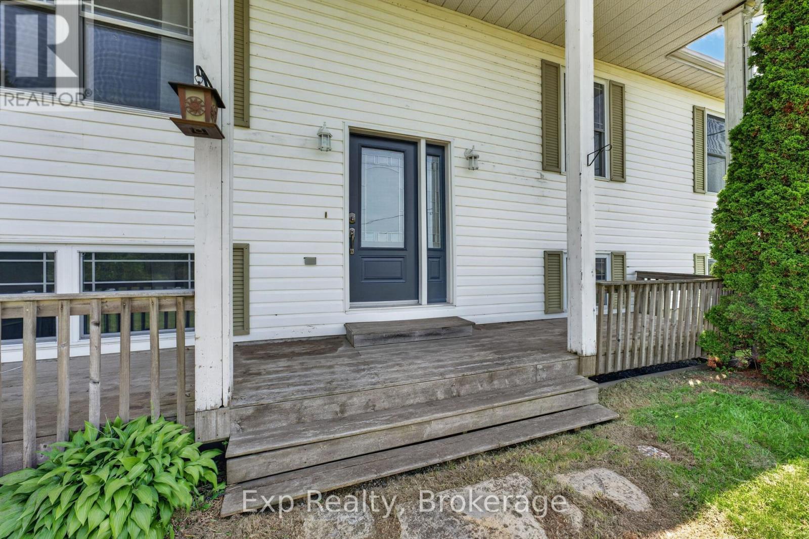1004 VILLAGE VIEW LANE