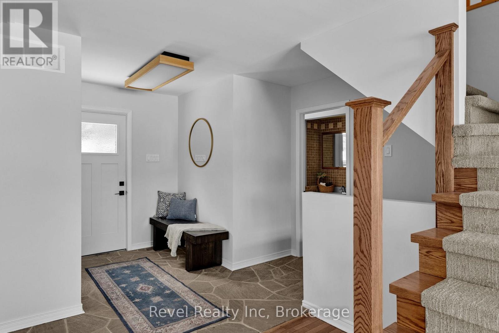 75 SILVER POINT DRIVE
