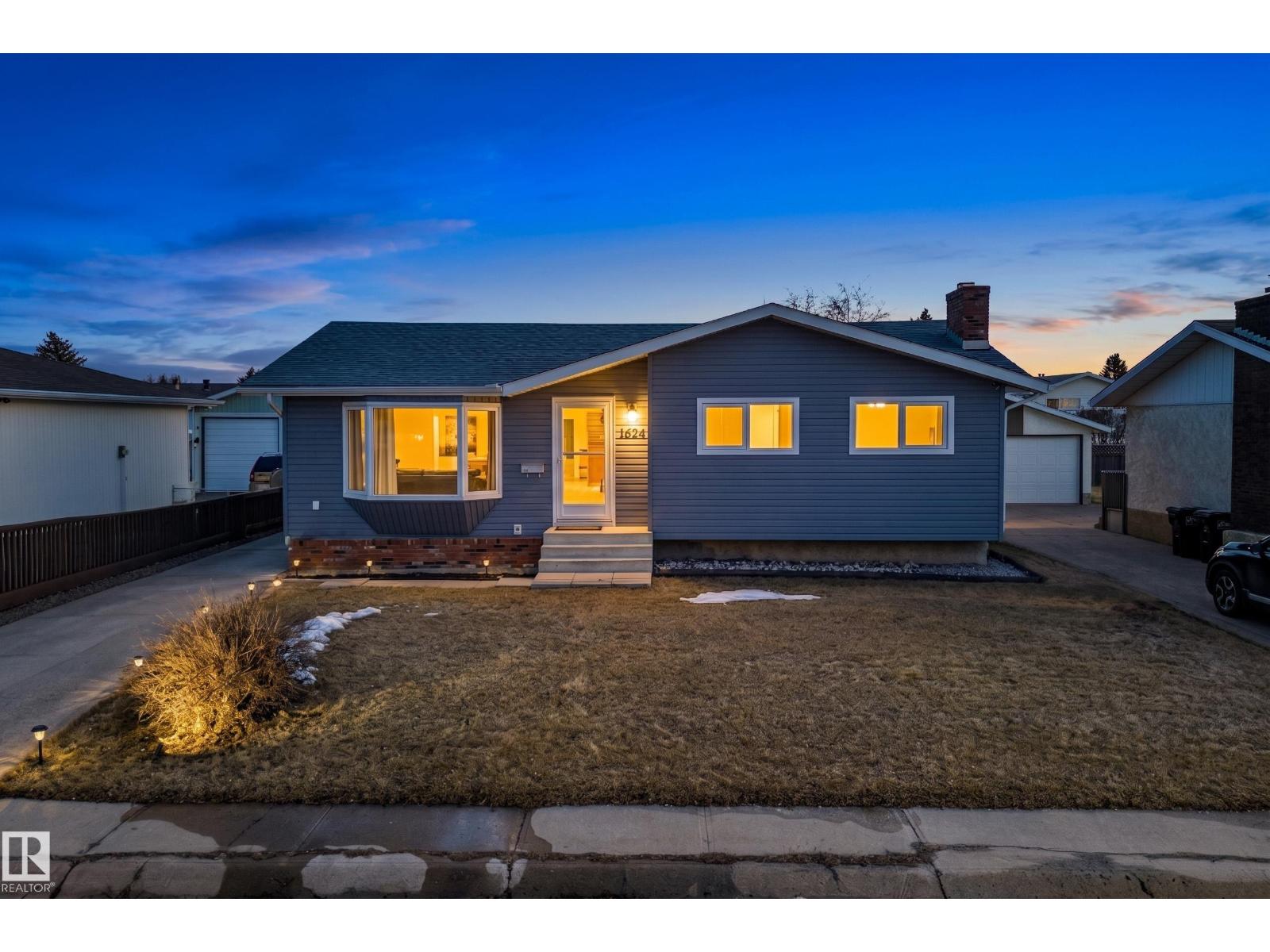 11427 161 AV NW