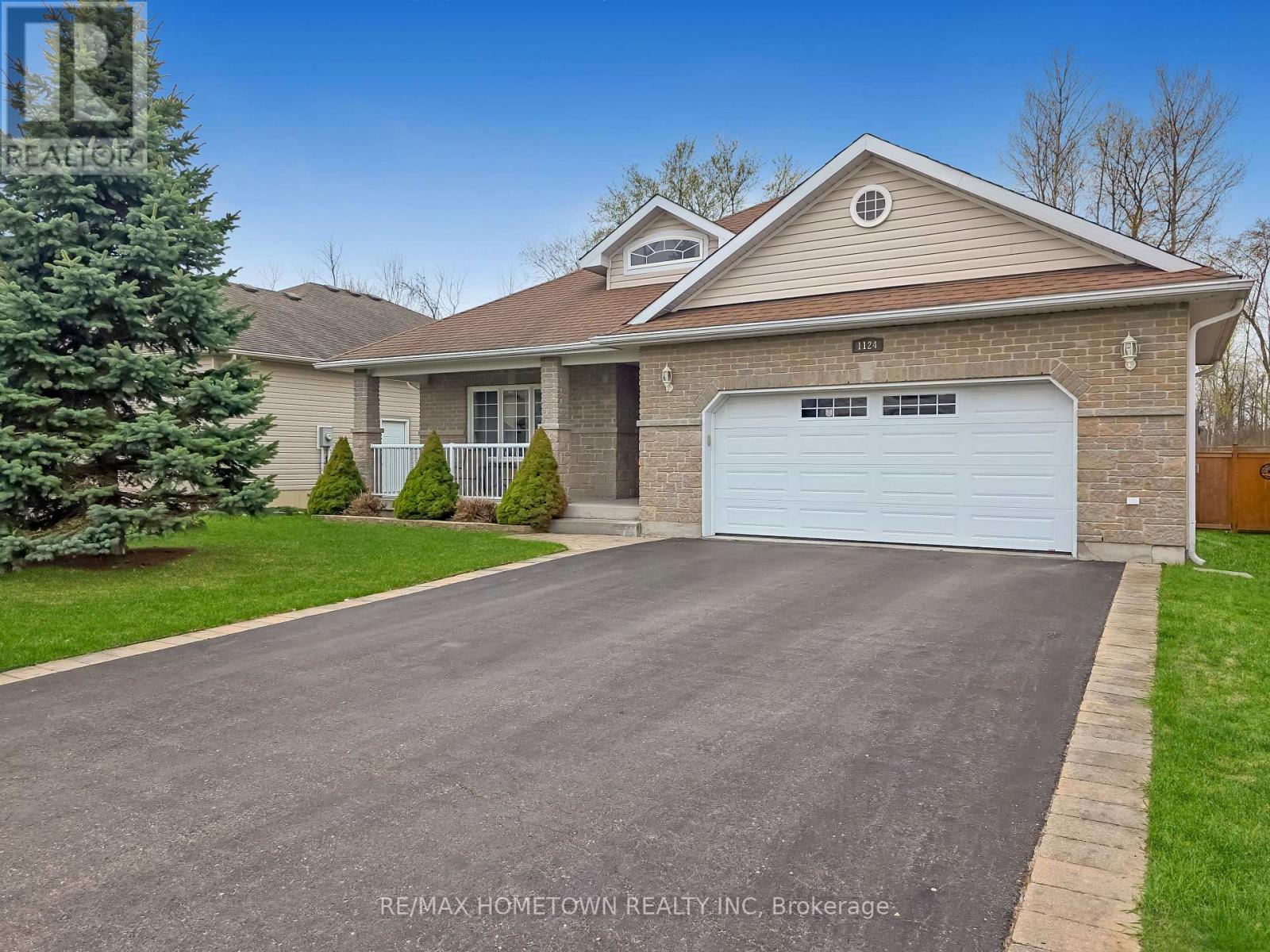 1124 MCCLURE CRESCENT