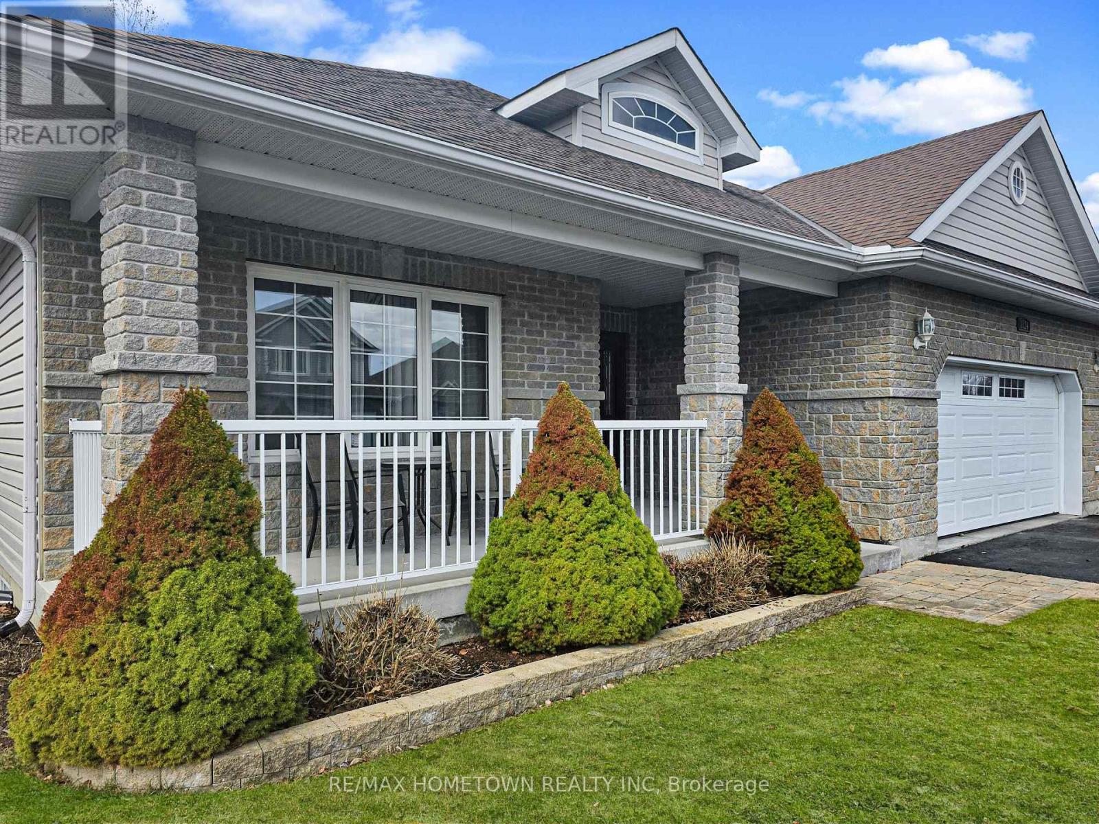 1124 MCCLURE CRESCENT