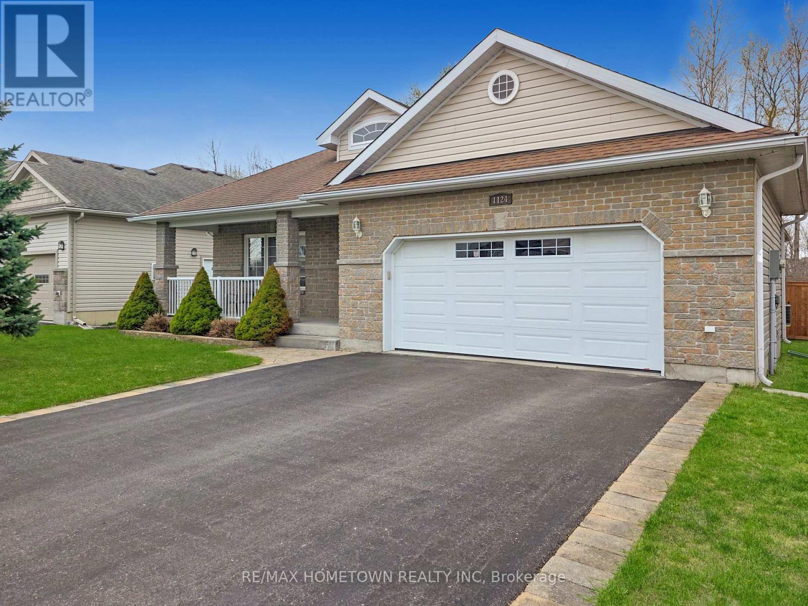 1124 MCCLURE CRESCENT