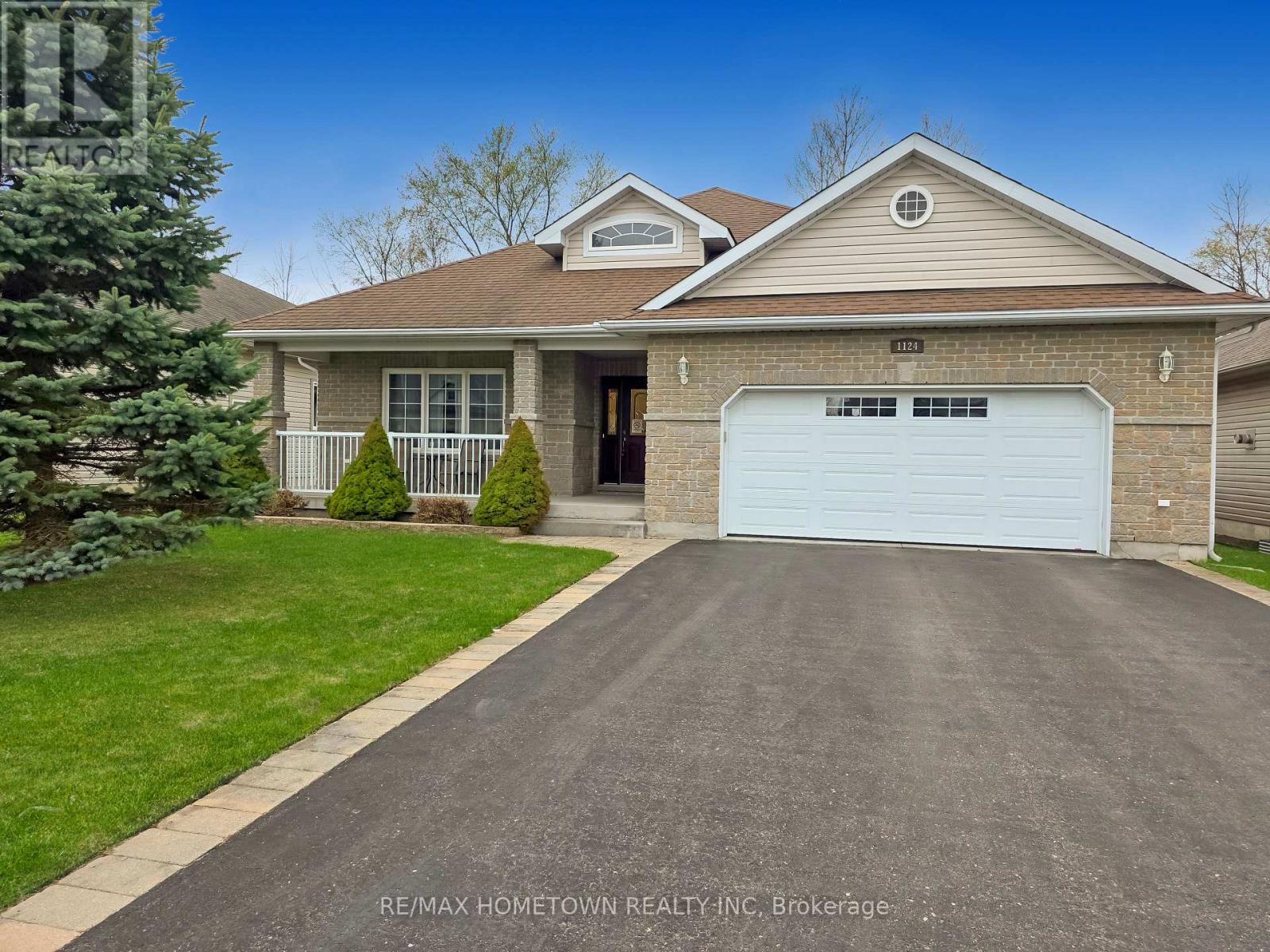 1124 MCCLURE CRESCENT