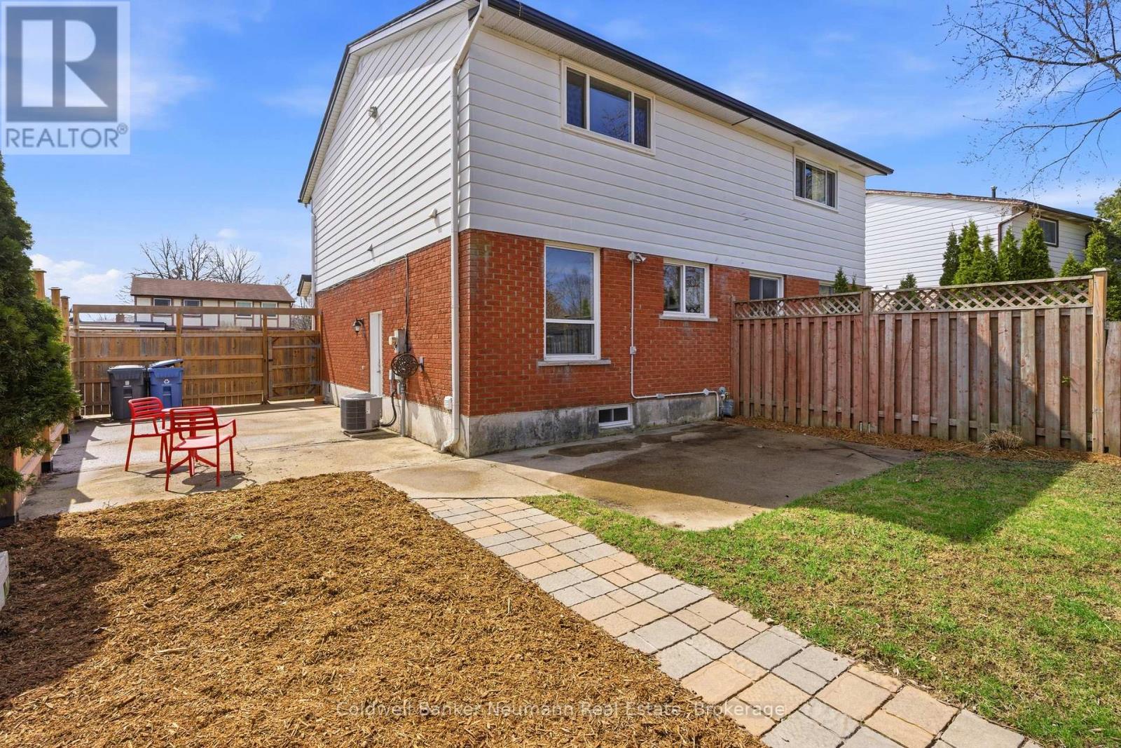 28 CHARTWELL CRESCENT