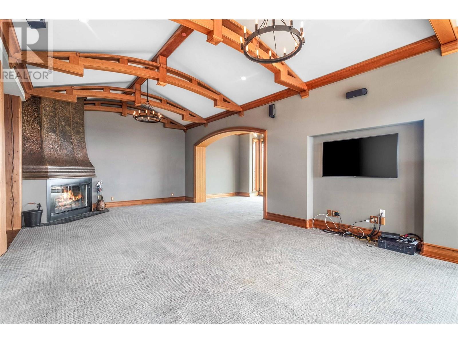 5335 Big White Road Unit# 408